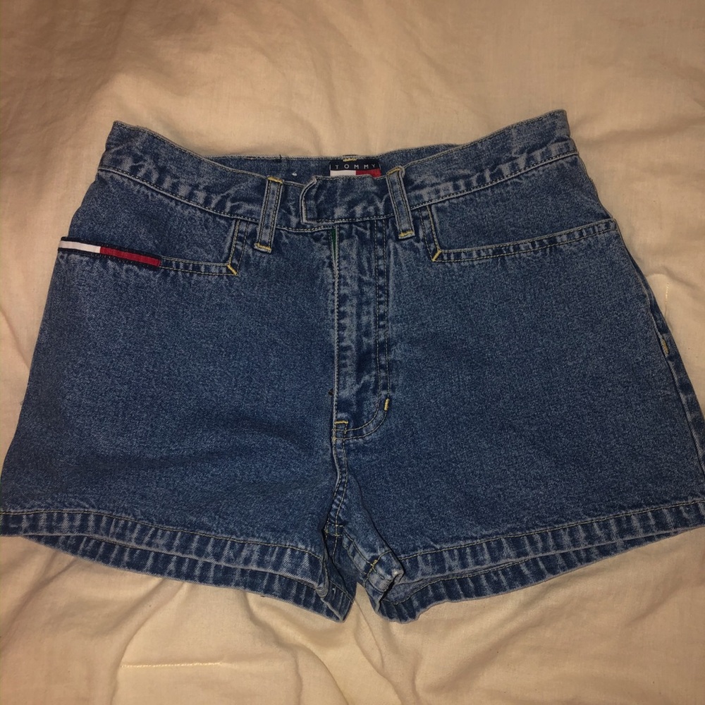 Vintage Tommy Hilfiger shorts!